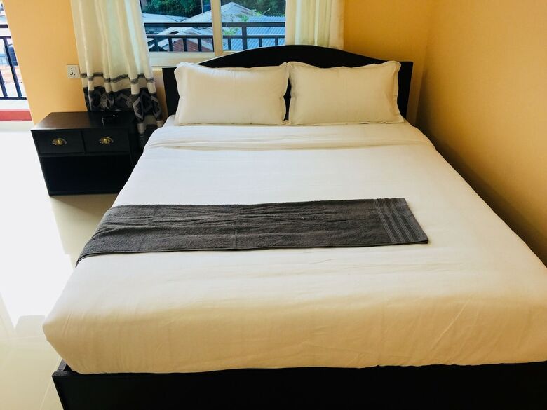 Hotel Golden Lake