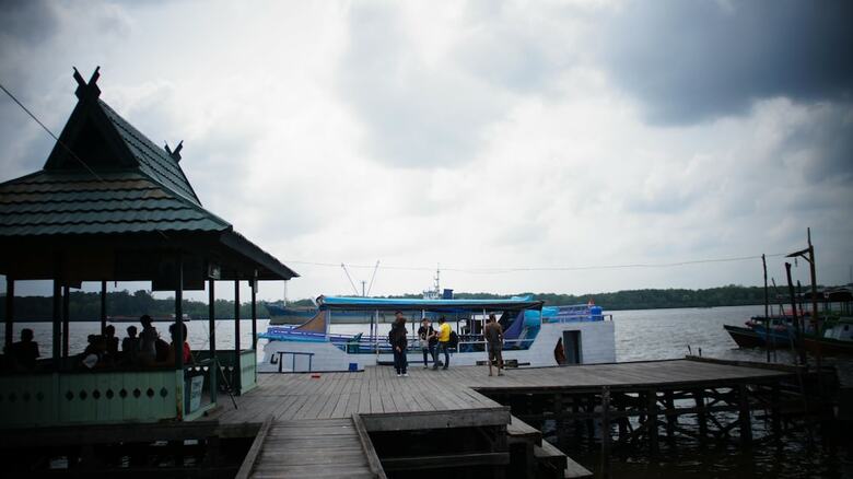Houseboat Bee Kelotok