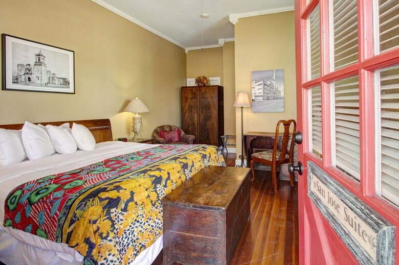Bed & Breakfast Inn On The Riverwalk