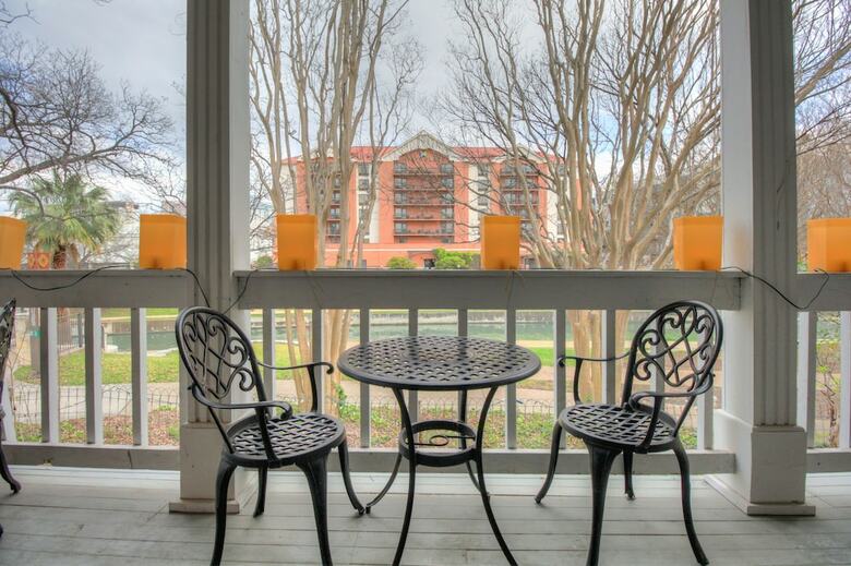 Bed & Breakfast Inn On The Riverwalk