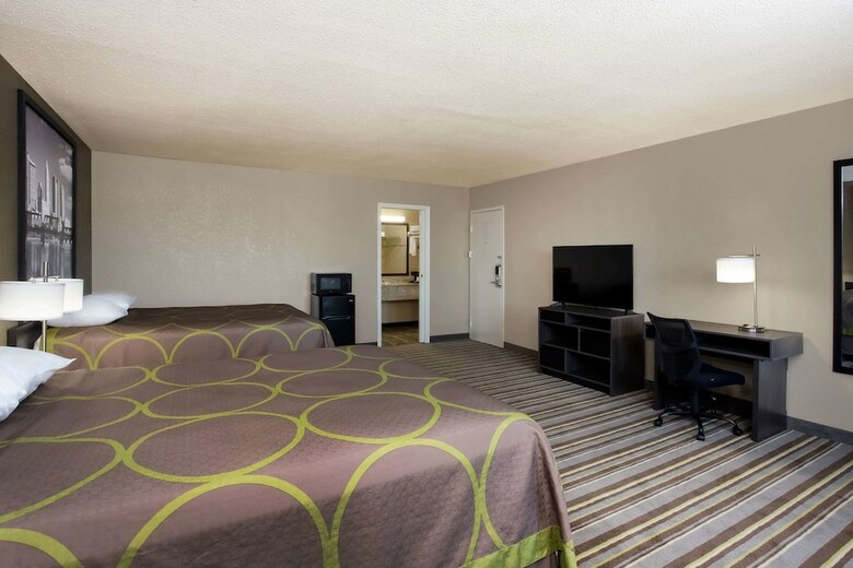 Hotel Super 8 By Wyndham Sidney