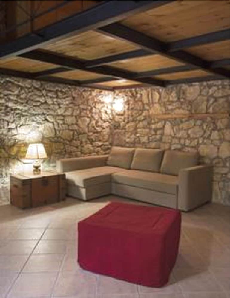 Hotel Trullo In The Wood