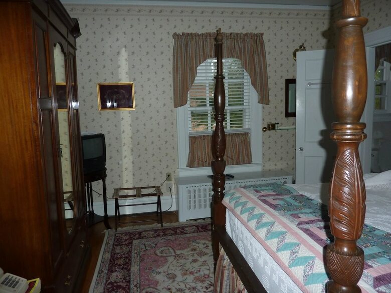 Colonial Capital Bed & Breakfast