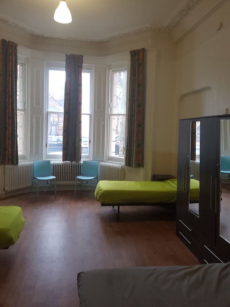 Hostal Halpin House