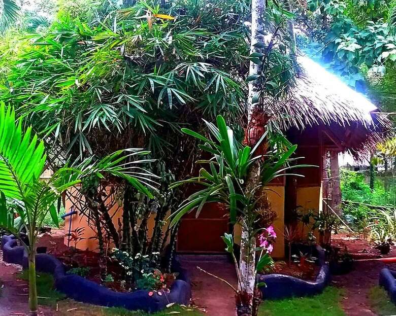 Hostal Lennon's Place Backpacker Hostel