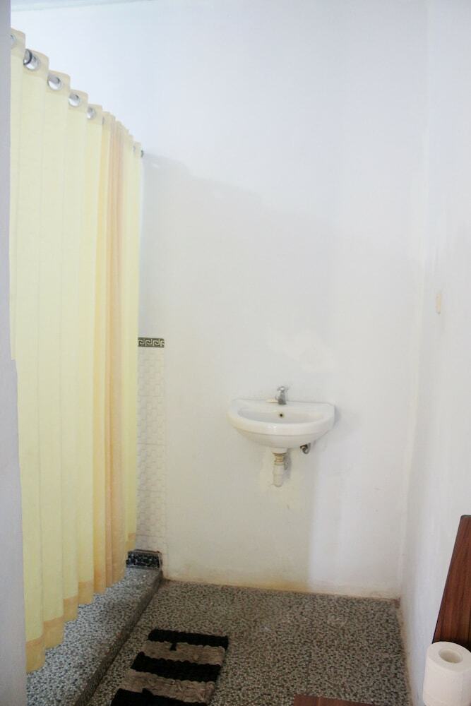 Hotel Road Hill Bungalow