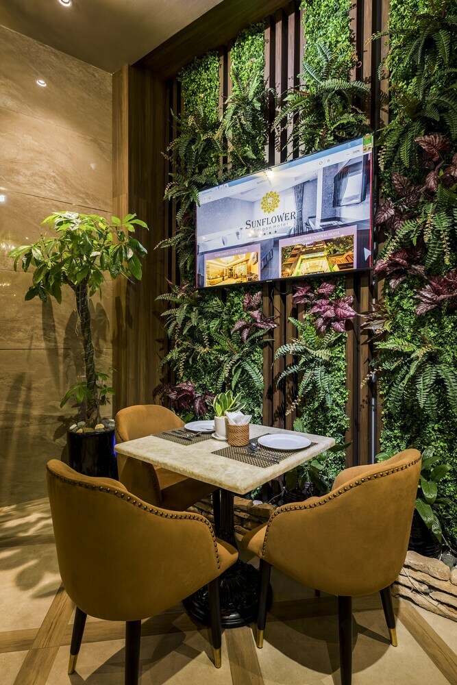 Sunflower Cbq Hotel
