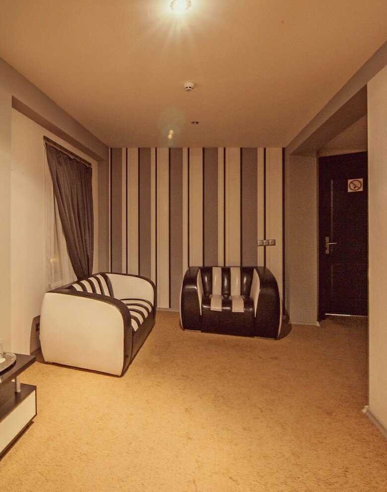 Nyvky Plaza Hotel
