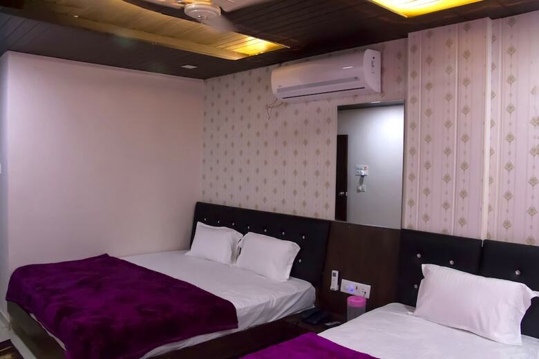 Hotel Shree Palace & Restaurant