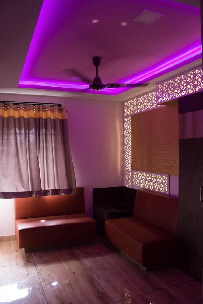 Hotel Shree Palace & Restaurant