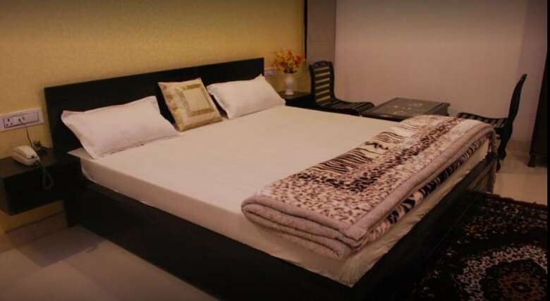 Hotel Royal Rawat Palace