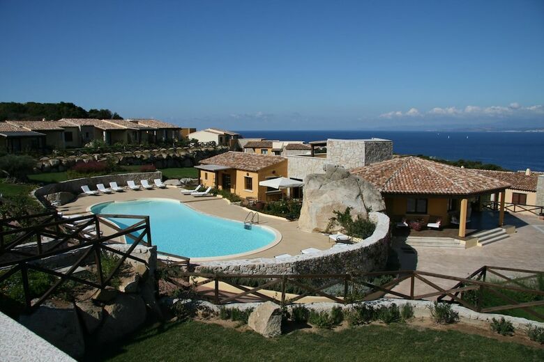 Residencia Punta Falcone Resort