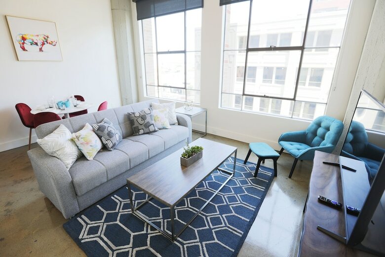 Aparthotel Downtown Lofty Suites