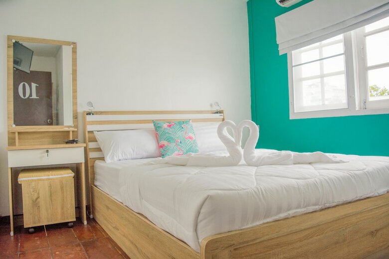 Hotel Karoon23