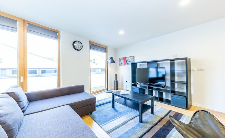 1 Bed Stylish Apartment Free Wifi & Aircon