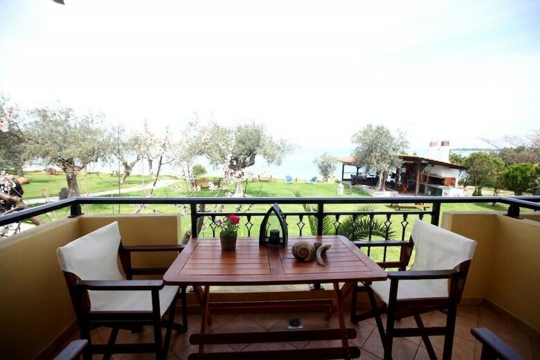 Anna Karra Studios & Apartments