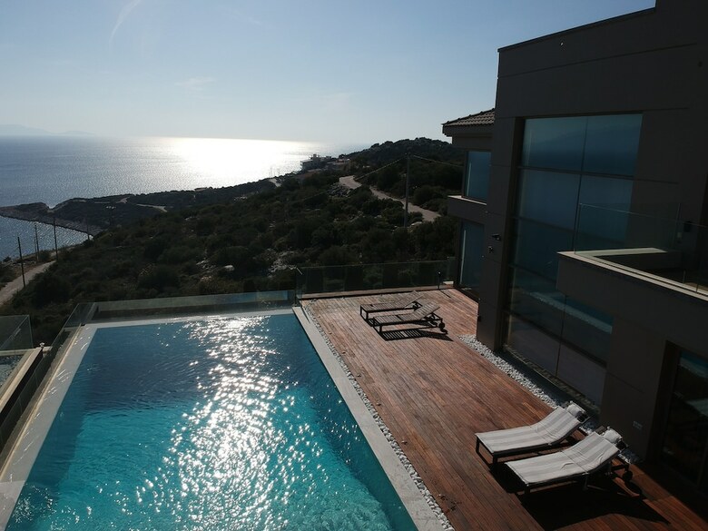 Seaview Peninsula Villa