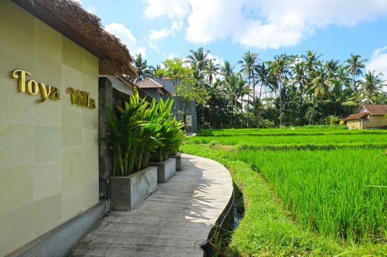 Hotel Toya Villa