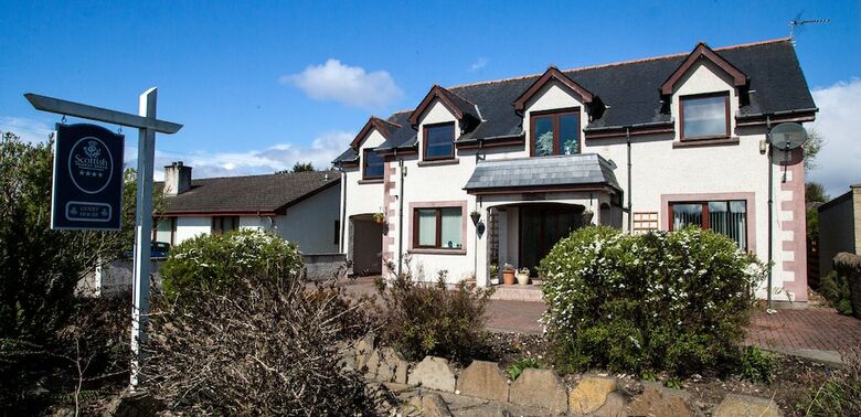 Hotel Dunhallin House