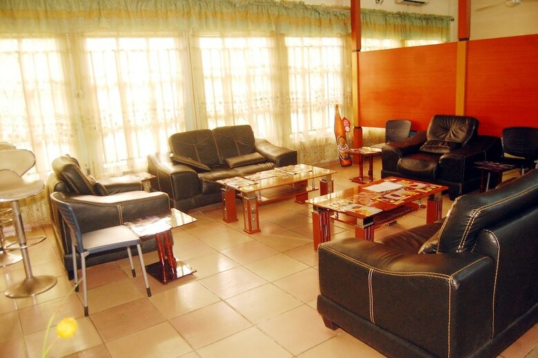 De-b Garden Hotel