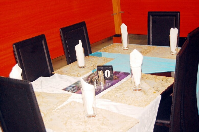 De-b Garden Hotel