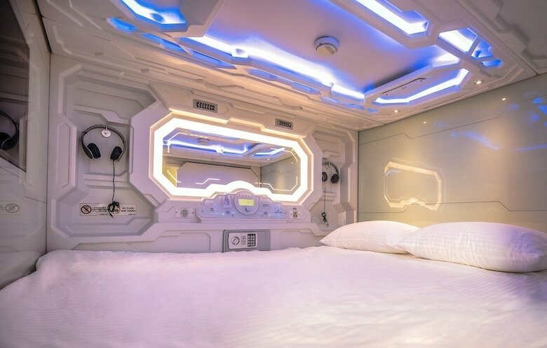 The Capsule Hotel - Hostel