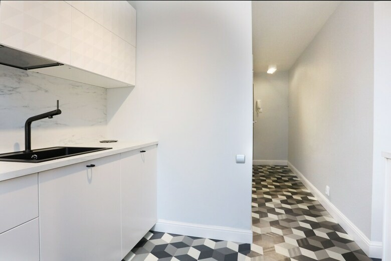 Faust And Mona Lisa Apartments