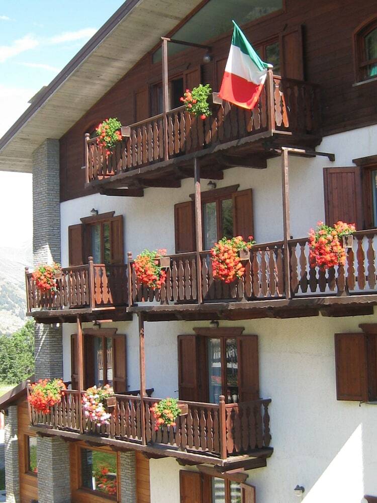 Hotel Villa Plinia