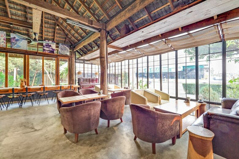 Hotel Oyo 787 Ngeeb Bed & Breakfast