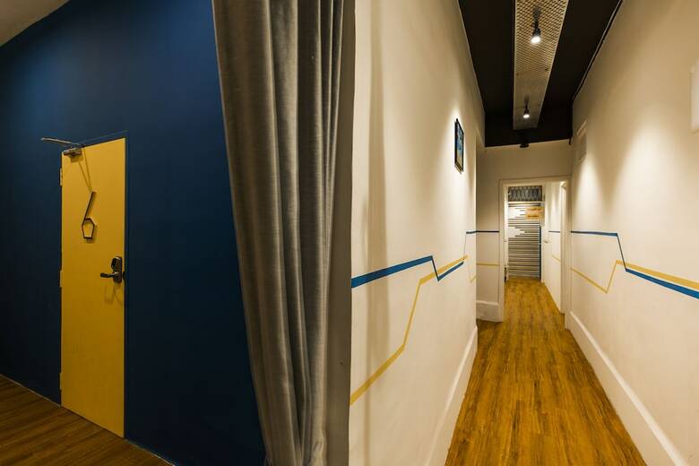 Hostal Locomo Hostel - Mumbai Airport