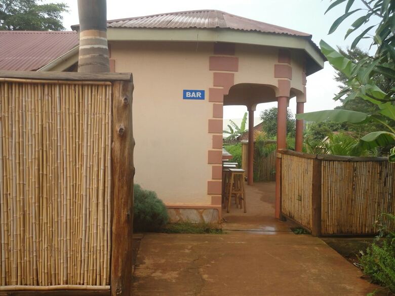 Hotel Palm Gardens And Guest House