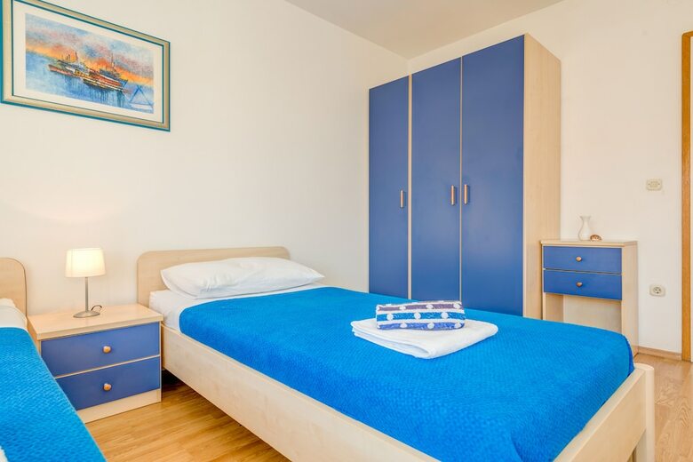 Apartments Maestral