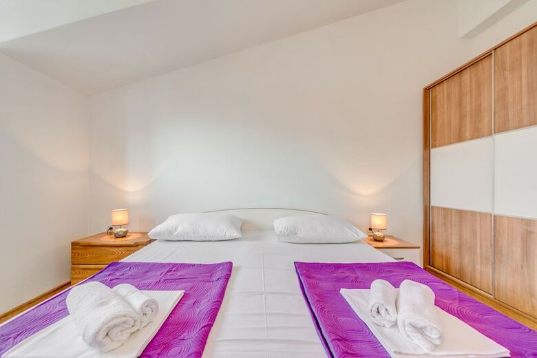 Apartments Maestral