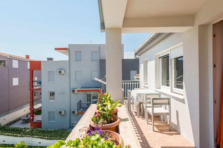 Apartments Maestral