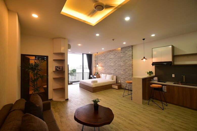 Karta Riverview Apartment
