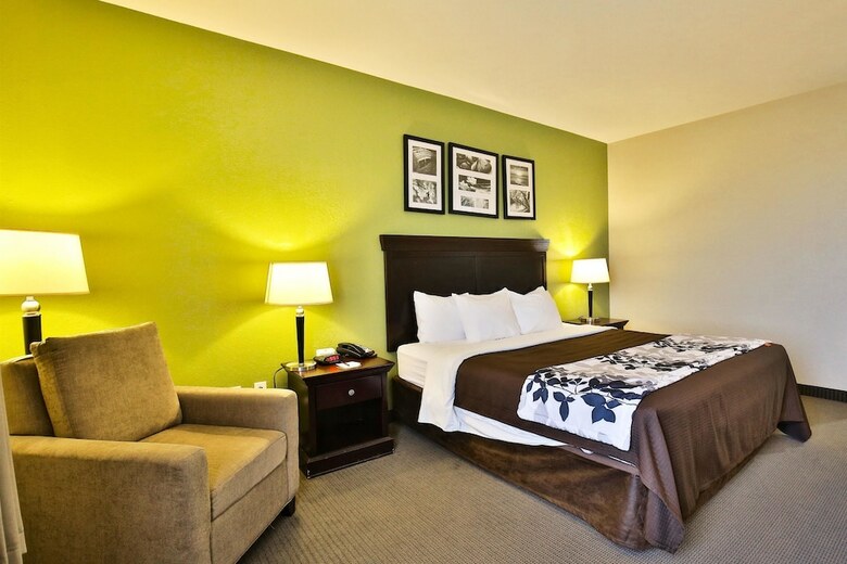 Hotel Sleep Inn & Suites