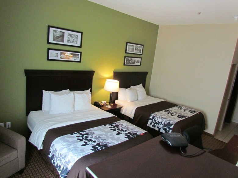 Hotel Sleep Inn & Suites
