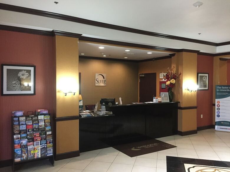 Hotel Sleep Inn & Suites