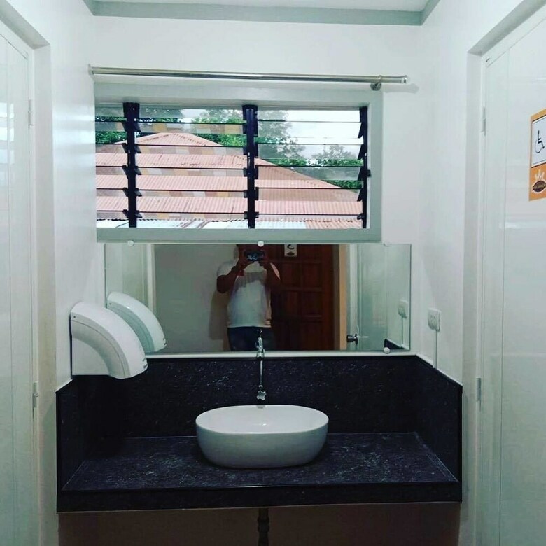 Hotel Kingswick Residences And Lodge