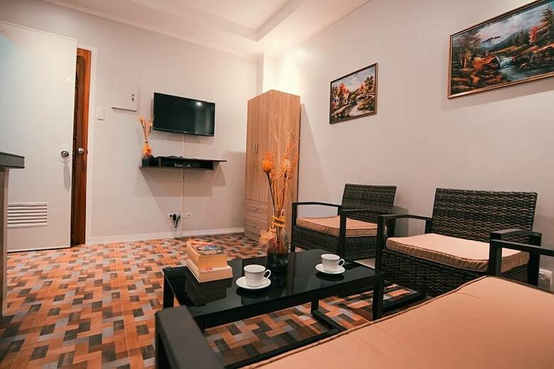 Hotel Kingswick Residences And Lodge