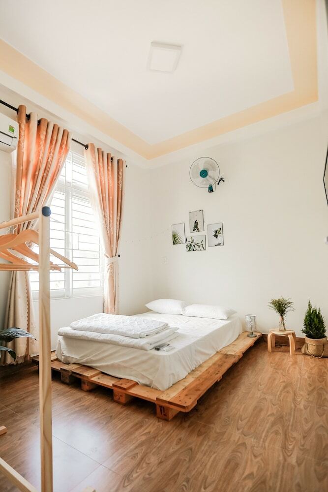 Hostal Bisou De La Riviere - Hostel