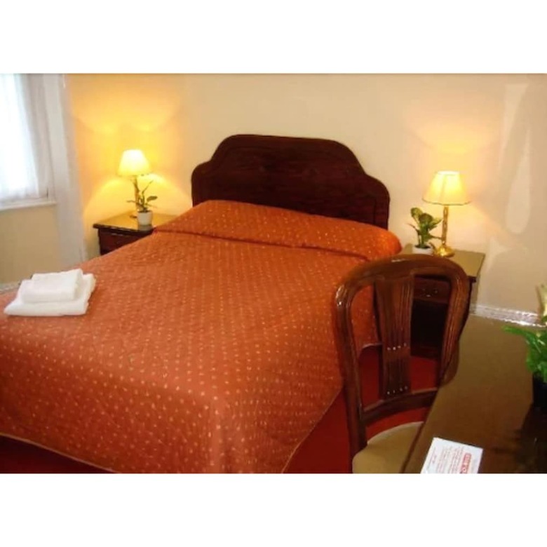 Wimblehurst Hotel