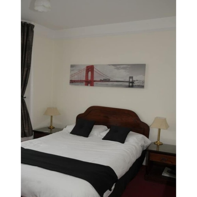 Wimblehurst Hotel