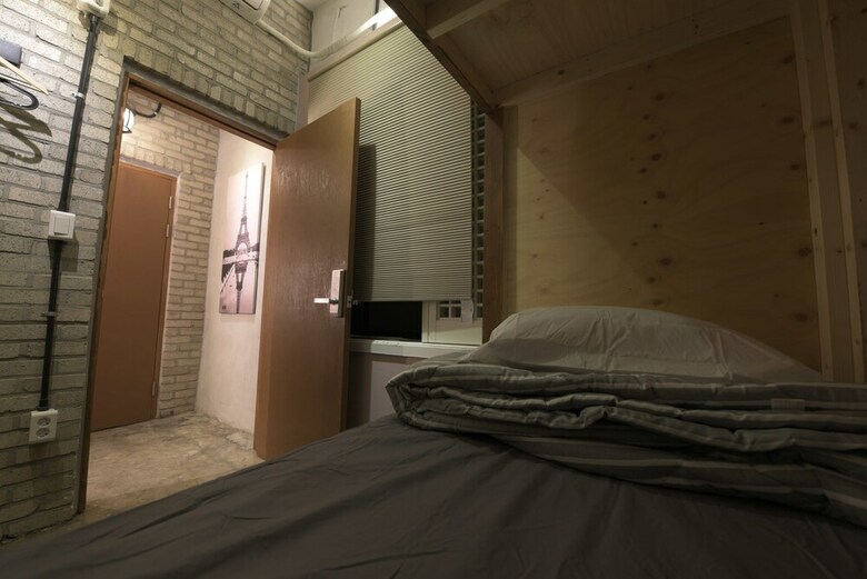 Hostal Inno Guesthouse & Bar Hongdae - Hostel