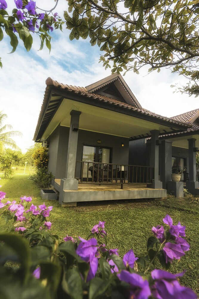 Hotel Lorin Belitung Beach Resort