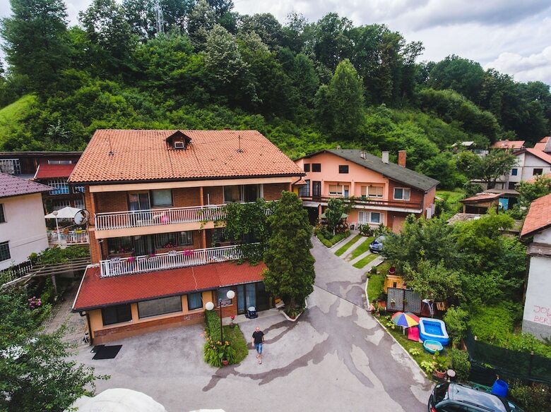 Hotel Guest House Pasha