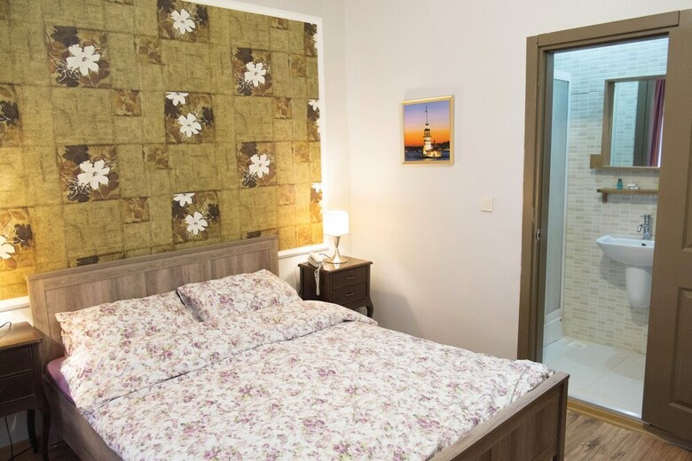 Dora Hotel