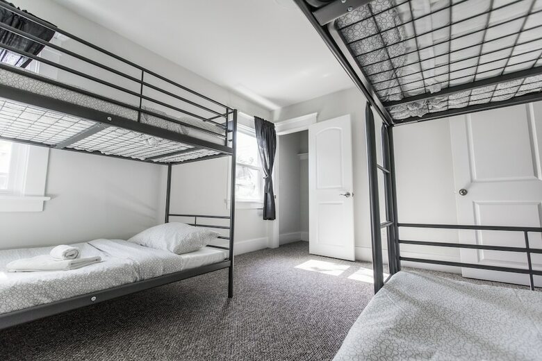 Hostal H California