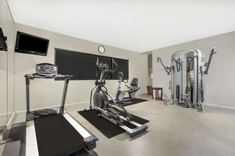 Hotel Baymont By Wyndham Columbus