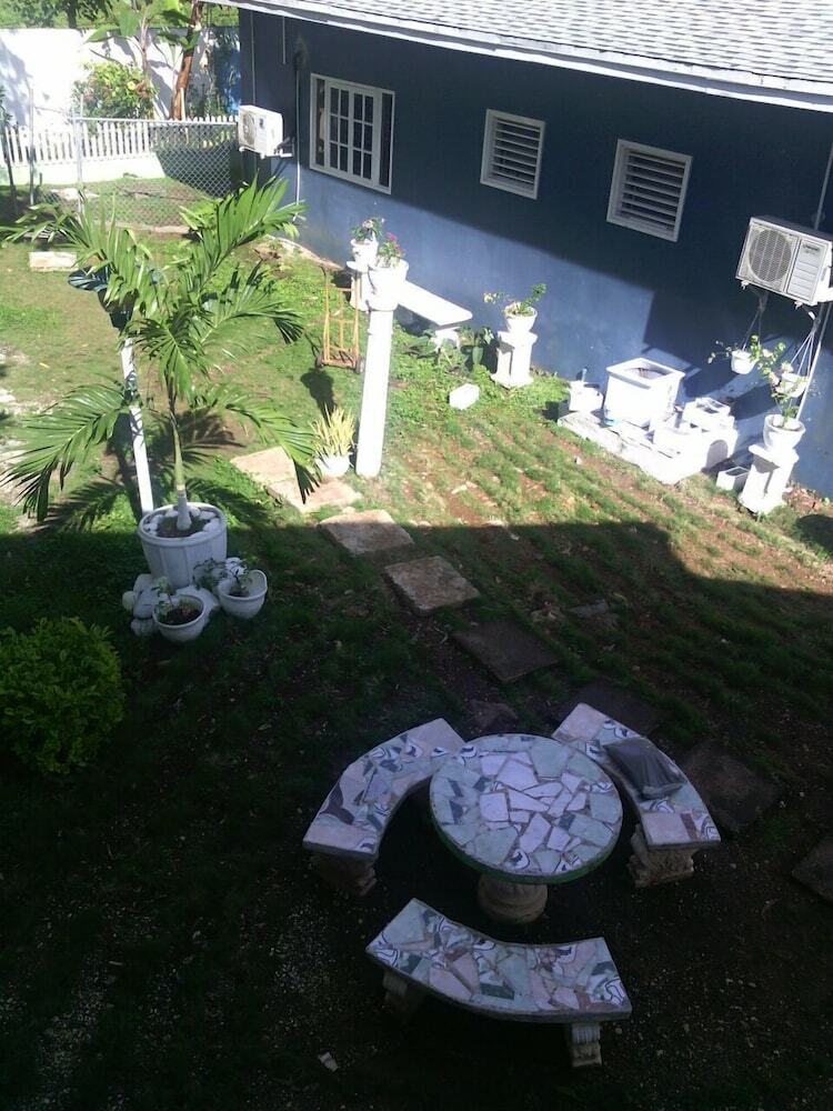 Villa Avalon Bird Land